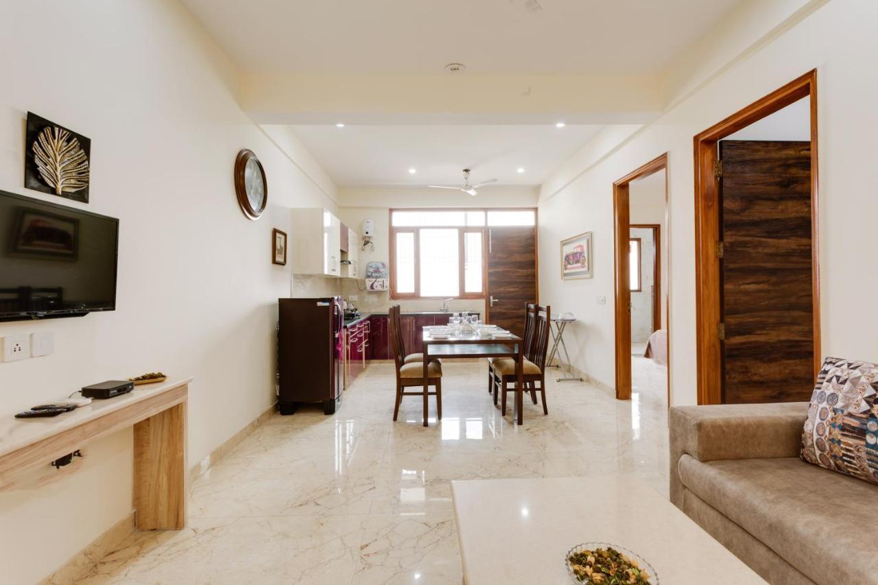 Hostie Eva Dreams - Private 2 Bhk Near Artemis, Medanta, Fortis Hospitals Apartment