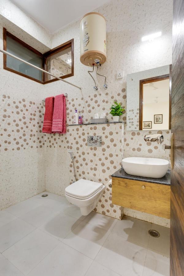 Hostie Eva Dreams - Private 2 Bhk Near Artemis, Medanta, Fortis Hospitals *