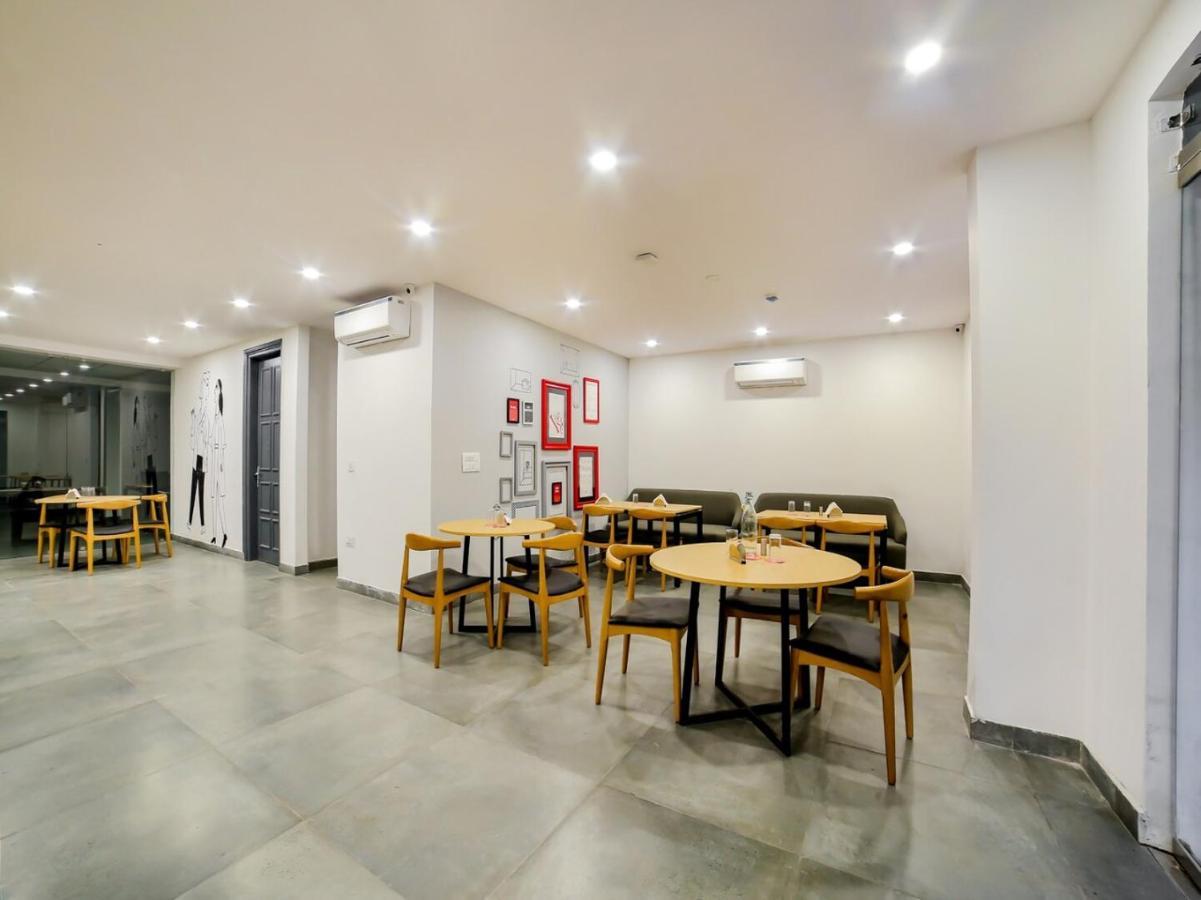 Flora Residency 3*