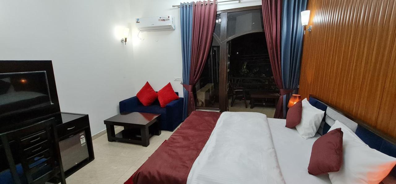 Nook & - Mg Road Metro Hotel Gurgaon