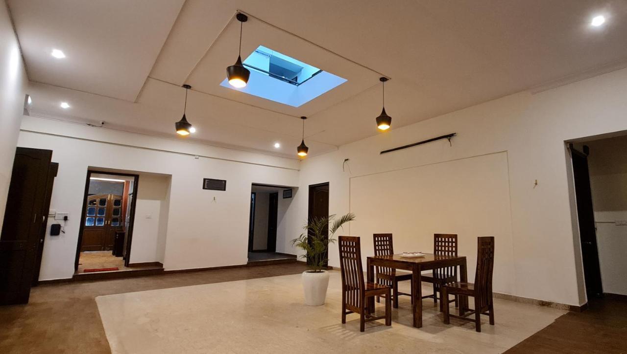 Nook & - Mg Road Metro