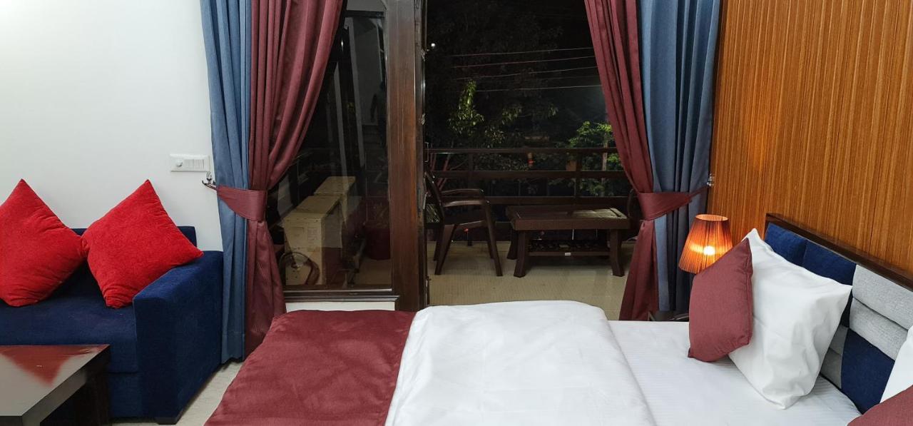 Nook & - Mg Road Metro