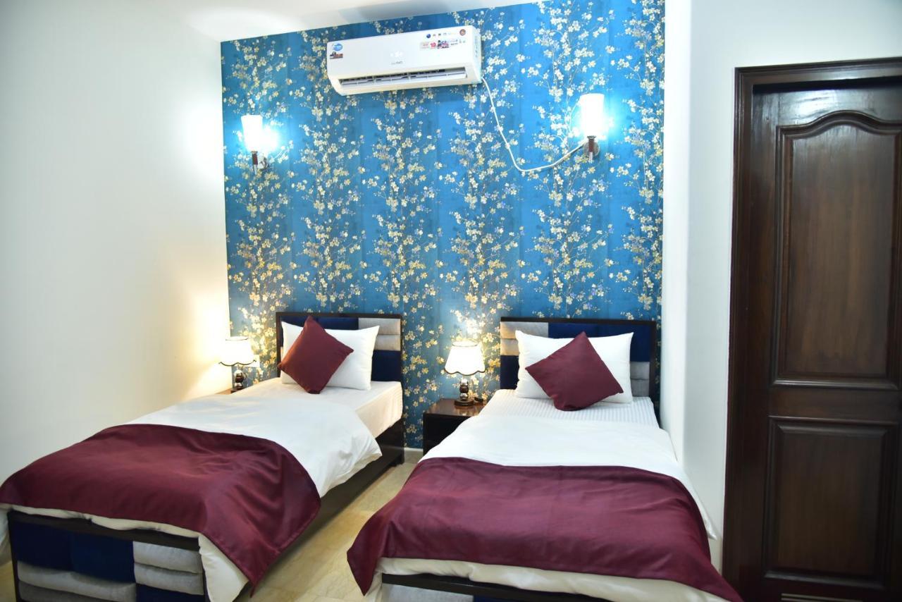 Nook & - Mg Road Metro Gurgaon