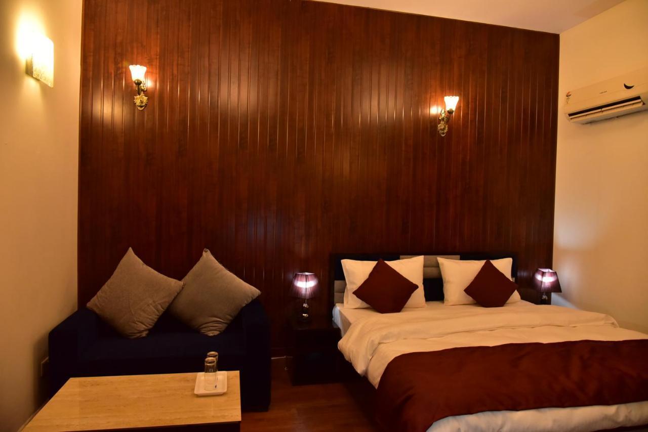 Nook & - Mg Road Metro Gurgaon
