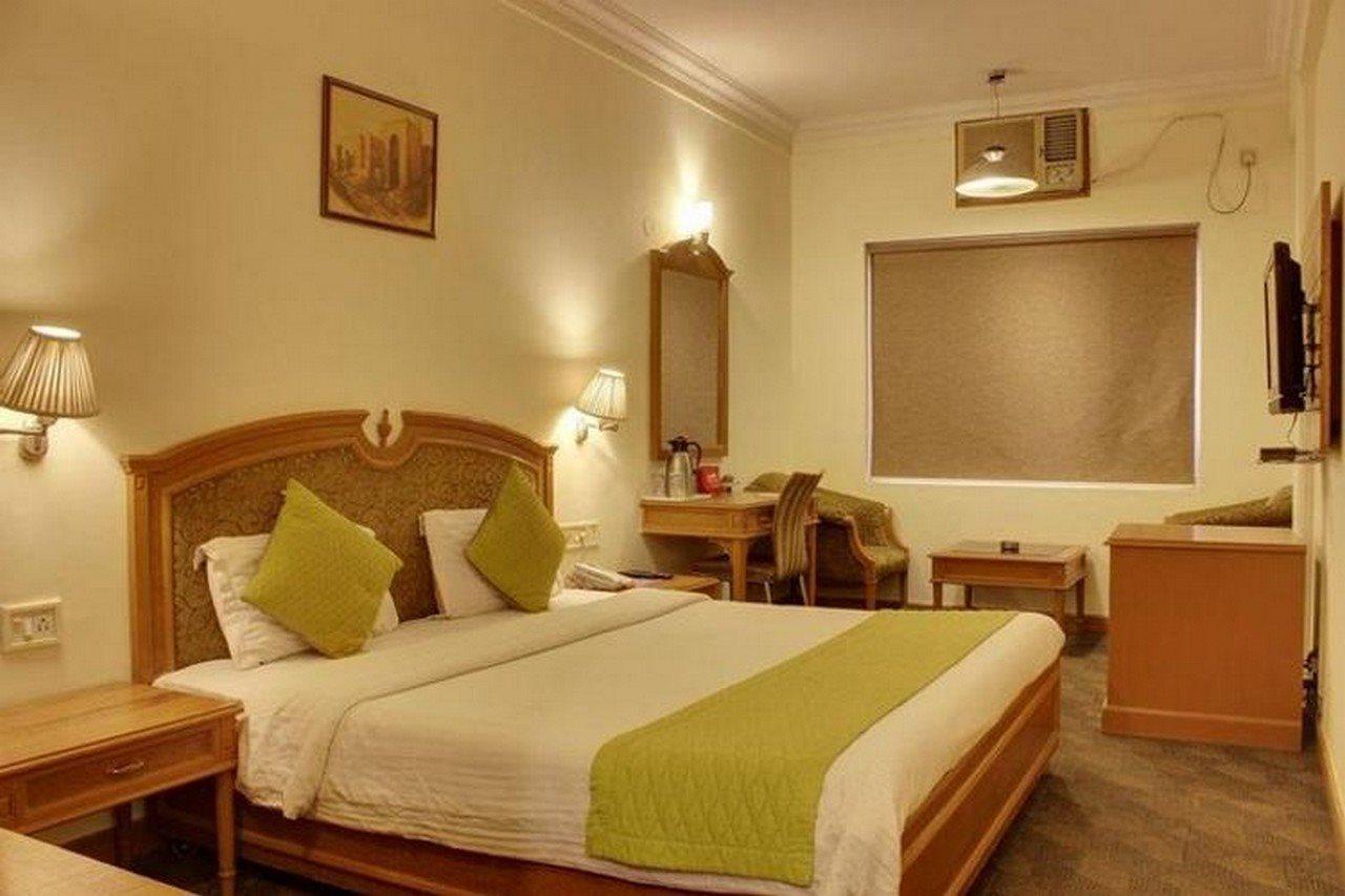 Oyo Cyber Guest house 3*