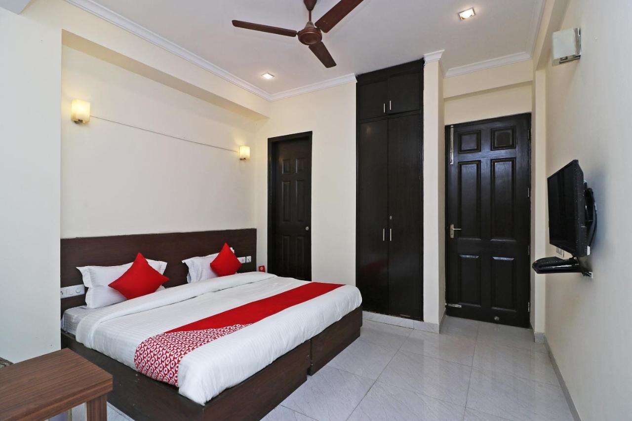 Oyo 15685 The Arjun World 3* Gurgaon