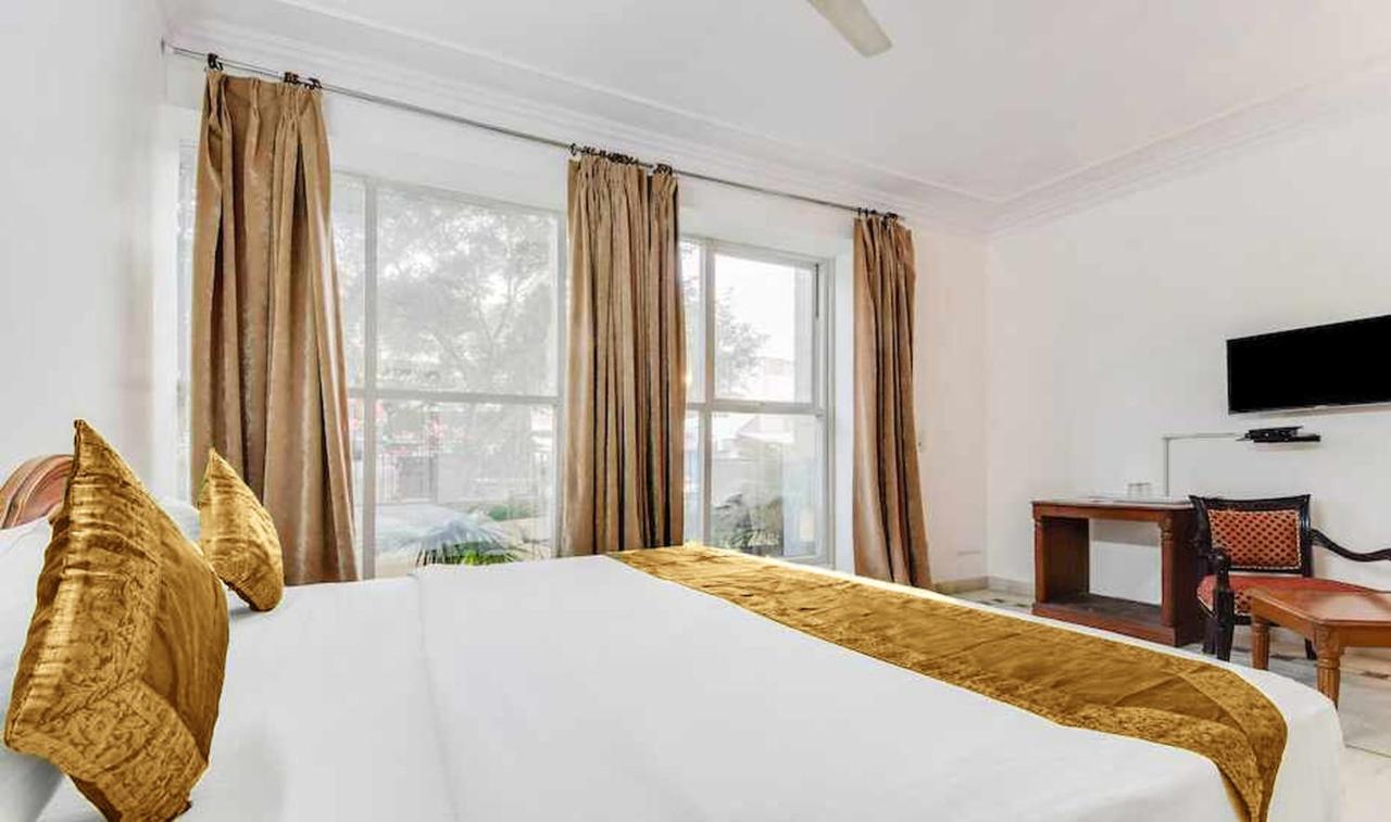 Fabhotel Corporate Square 3* Gurgaon