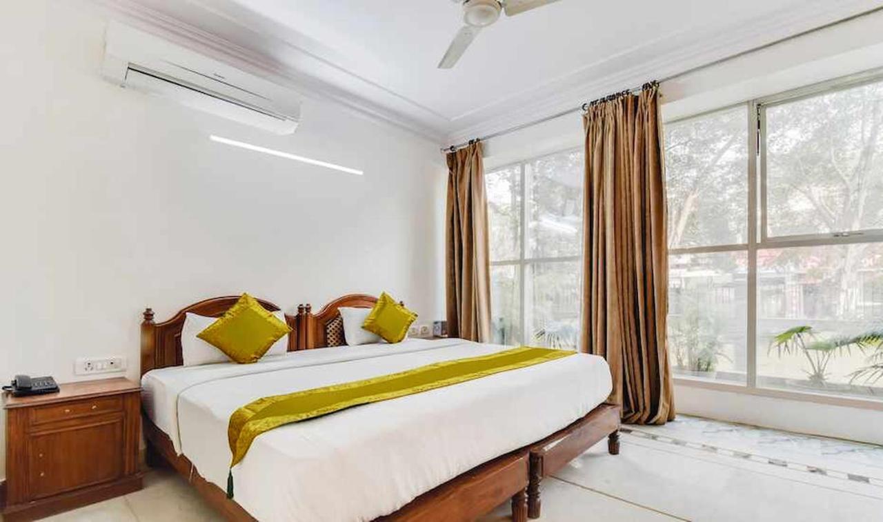 Fabhotel Corporate Square 3* Gurgaon