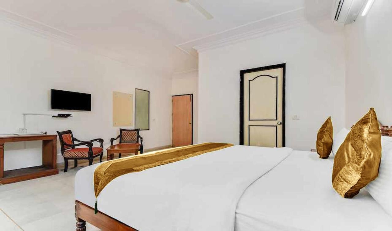 Fabhotel Corporate Square 3* Gurgaon