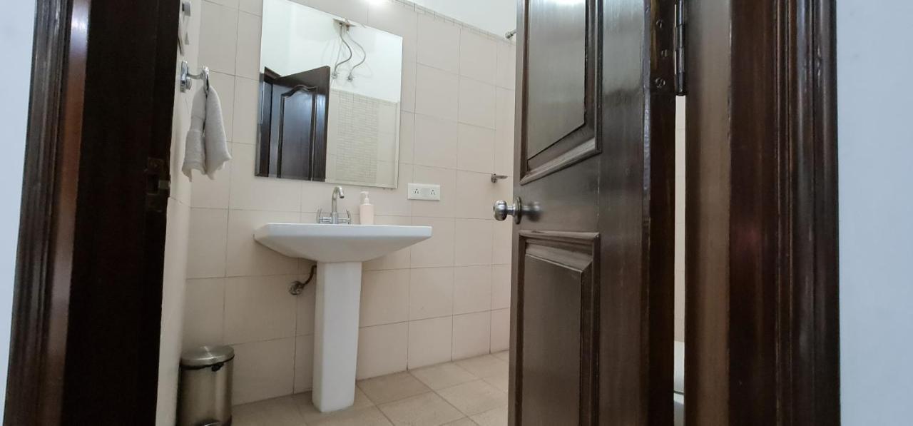 Nook & - Mg Road Metro Hotel Gurgaon