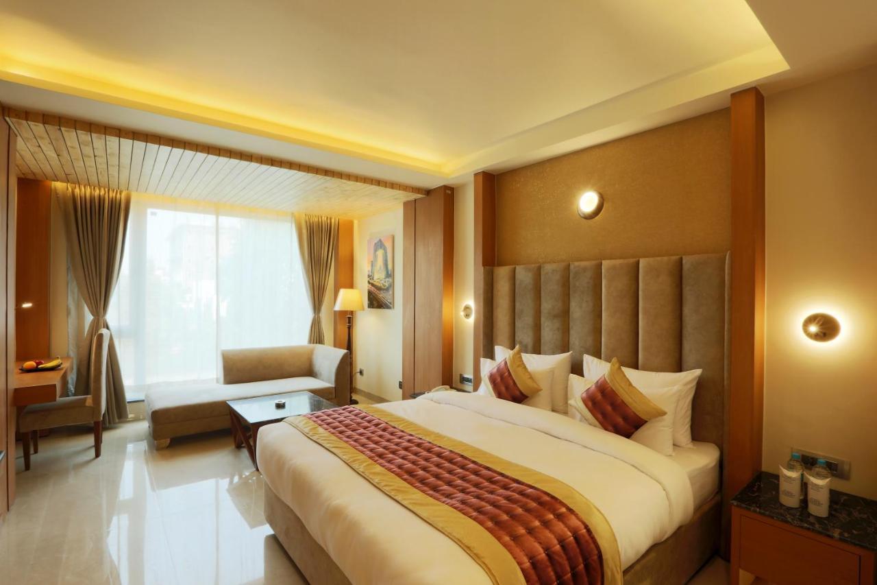 Hotel Omega - Central, Sec 45 4*