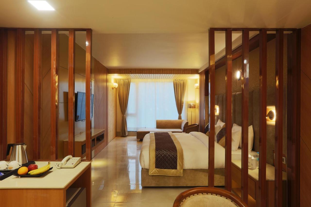 Omega - Central, Sec 45 Hotel