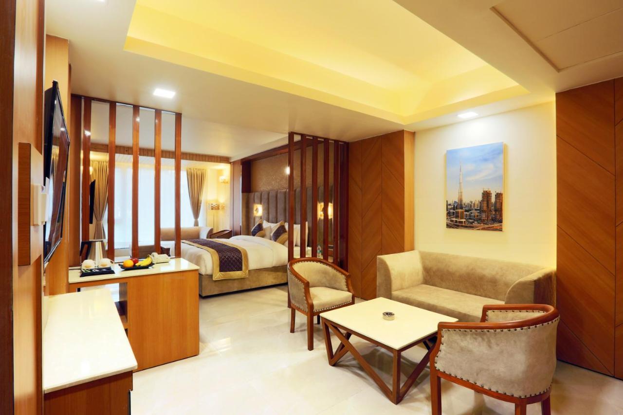 Omega - Central, Sec 45 Hotel