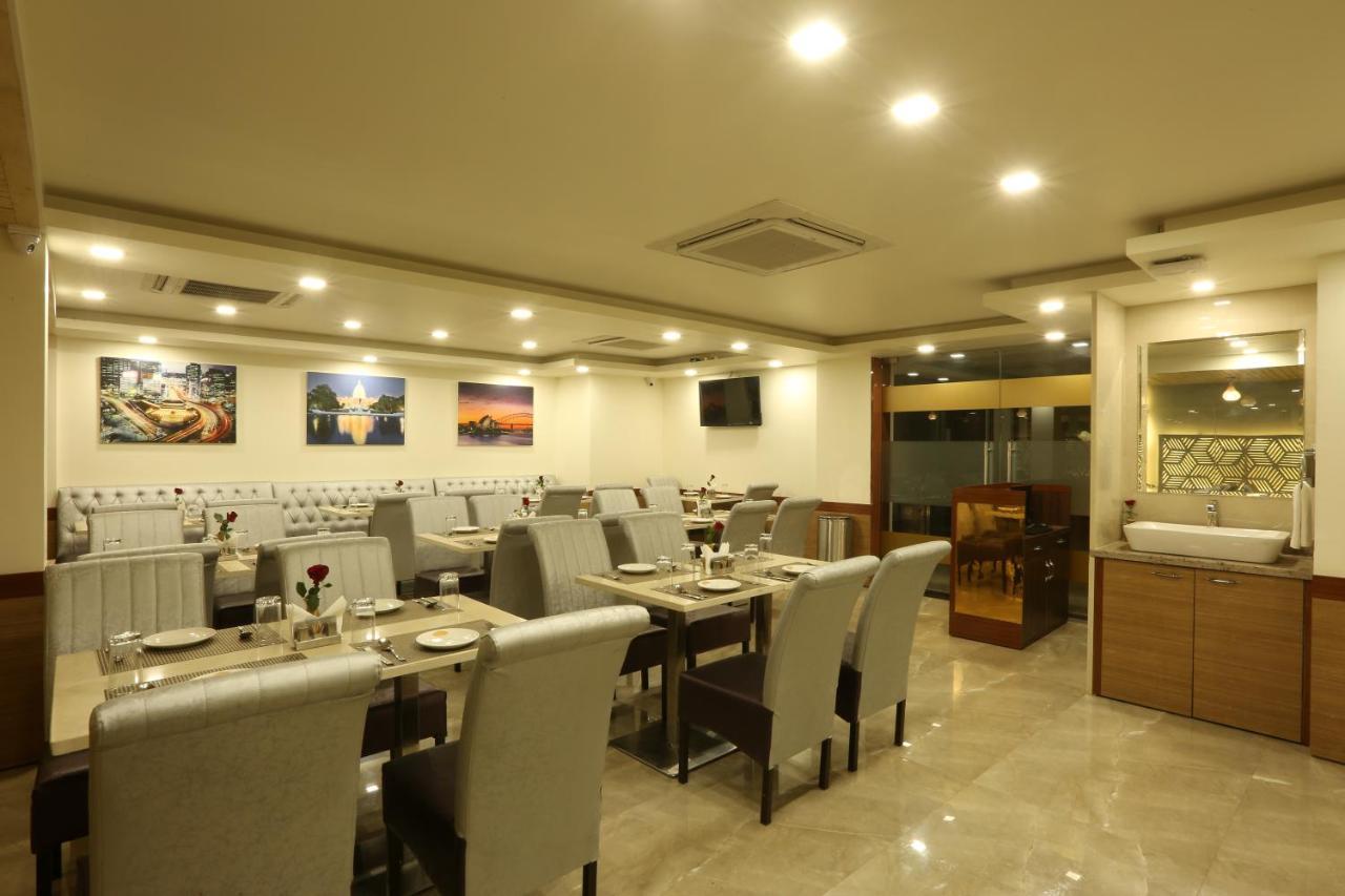 Omega - Central, Sec 45 Hotel 4*