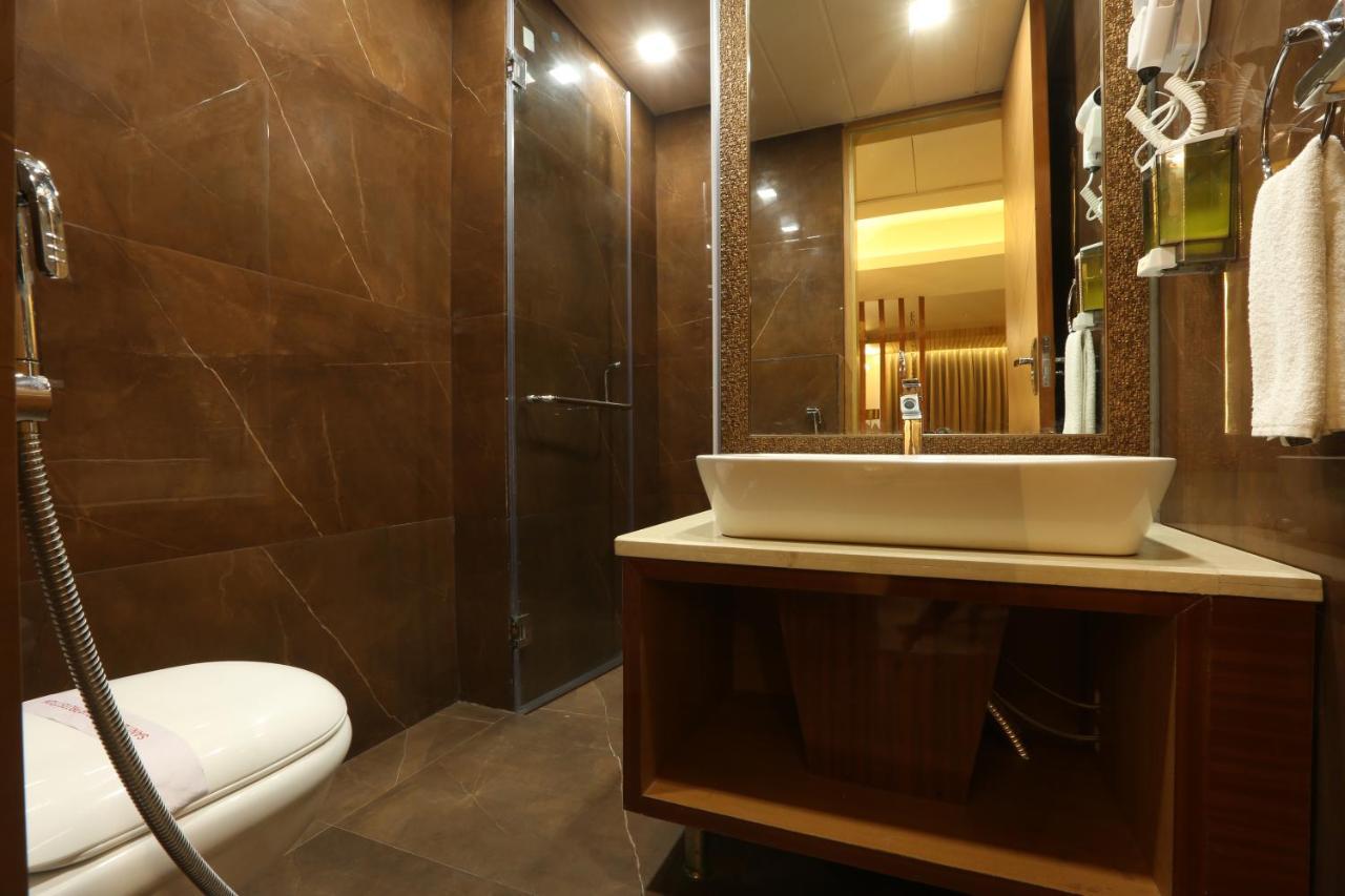 Hotel Omega - Central, Sec 45 4*