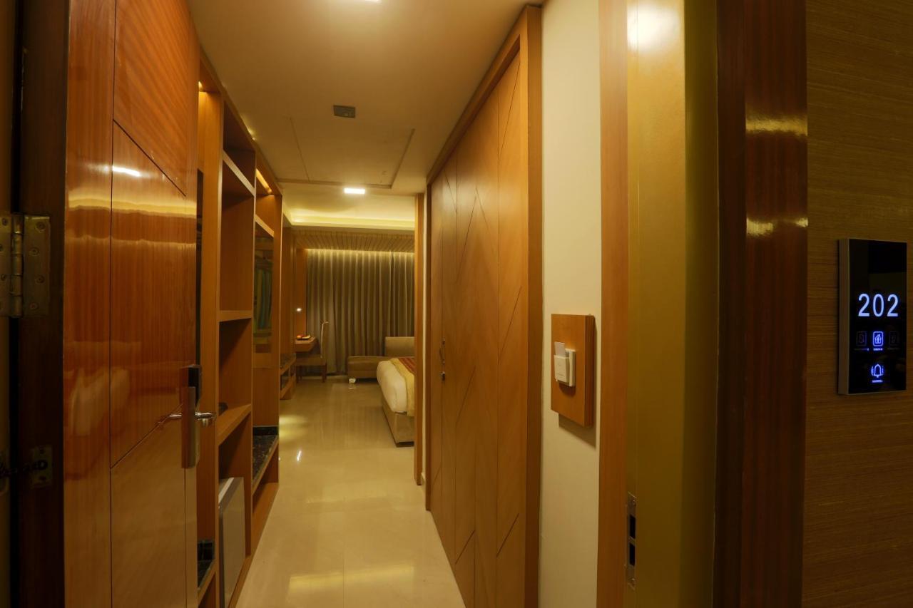 Omega - Central, Sec 45 Gurgaon