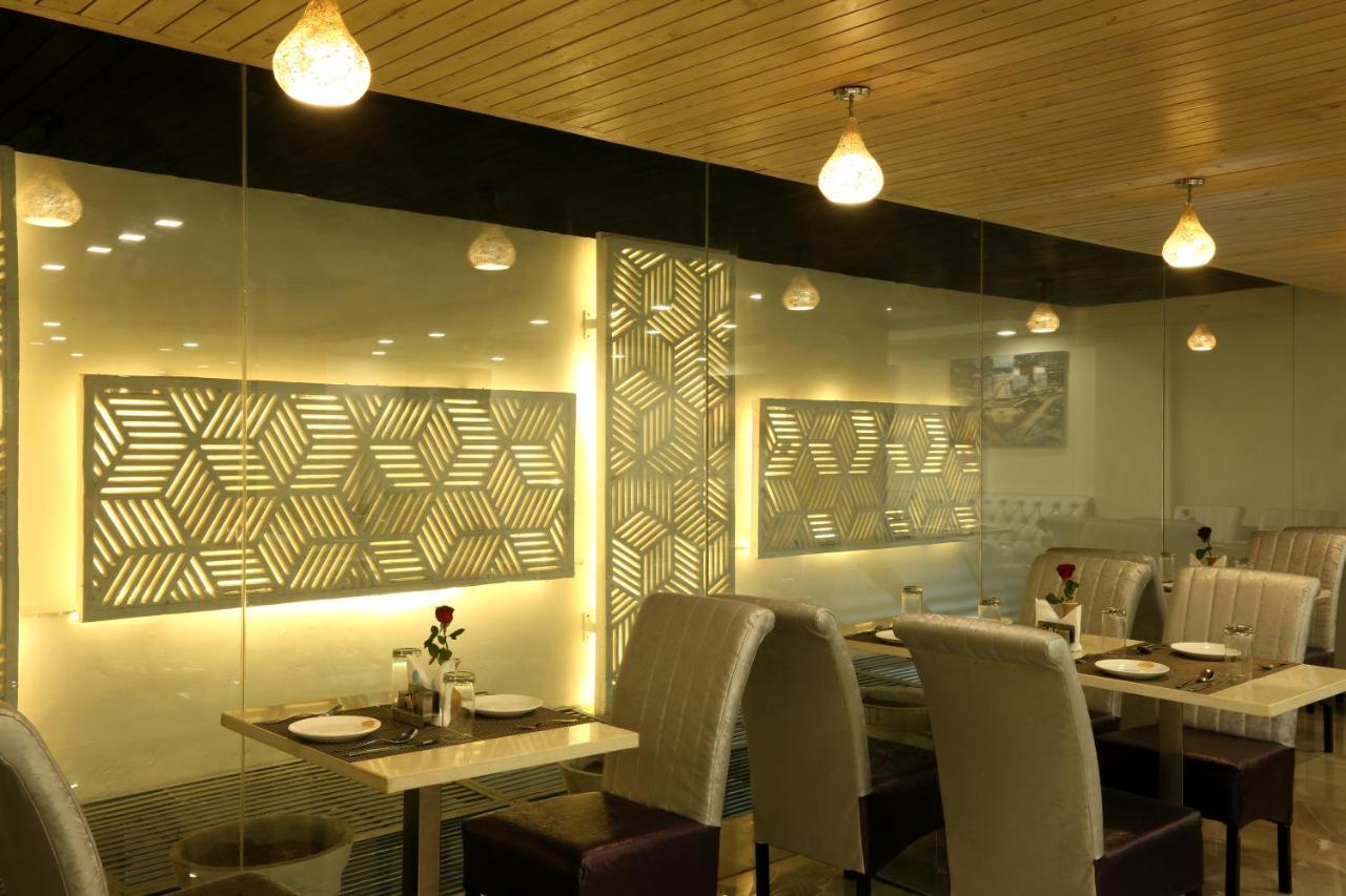 Hotel Omega - Central, Sec 45 4*