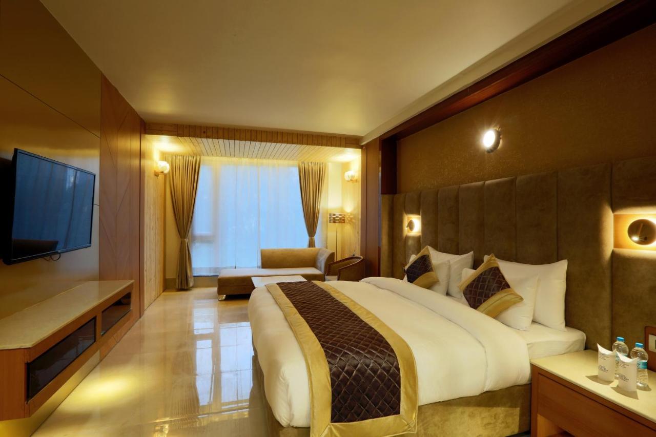 Omega - Central, Sec 45 4* Gurgaon