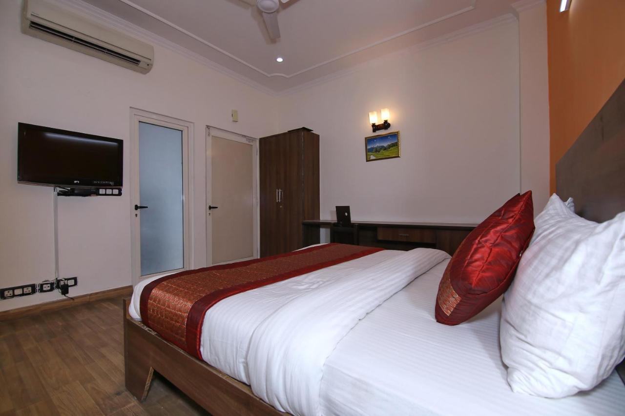 Oyo 13051 Alarians Gurgaon