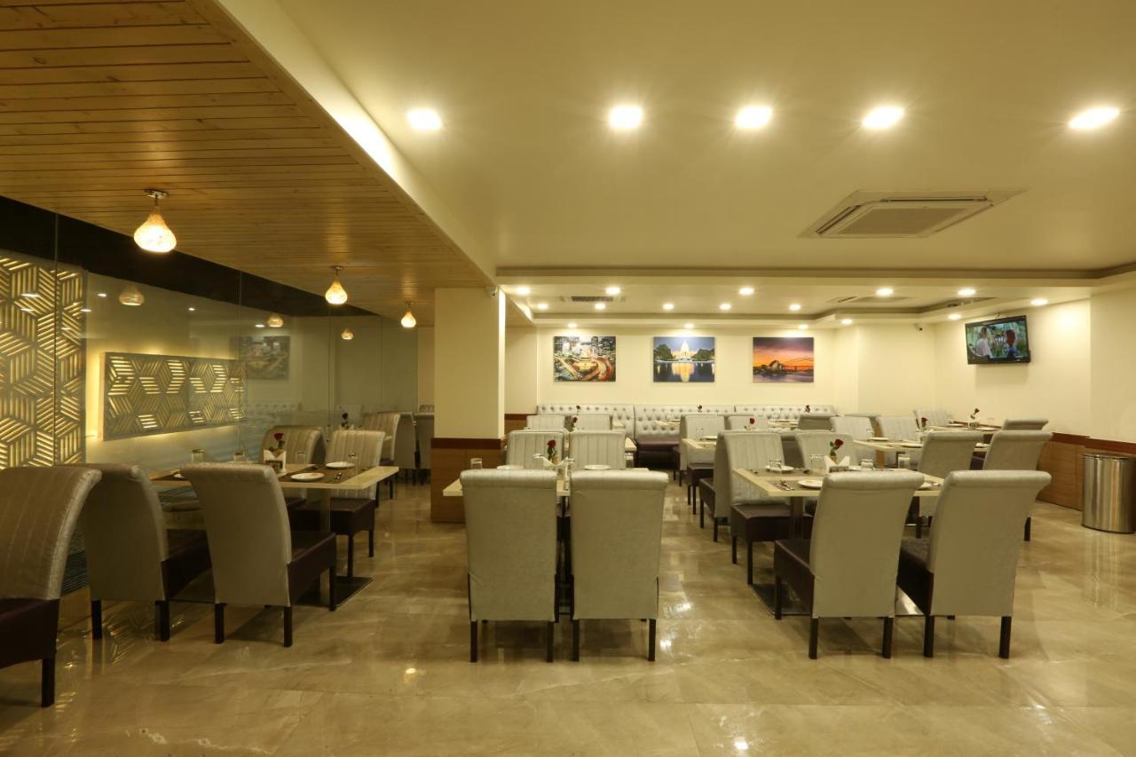 Omega - Central, Sec 45 4* Gurgaon