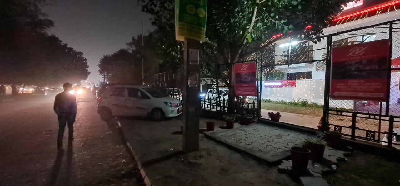 Nook & - Mg Road Metro 3* Gurgaon