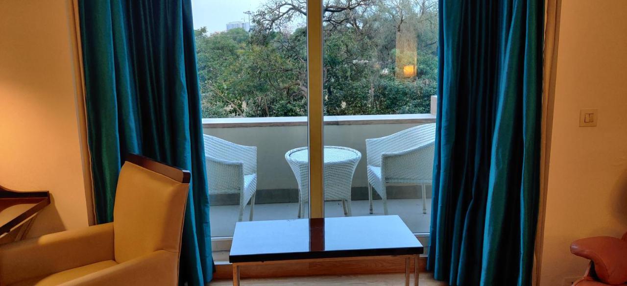 Hotel Golden Tulip Centre Gurgaon