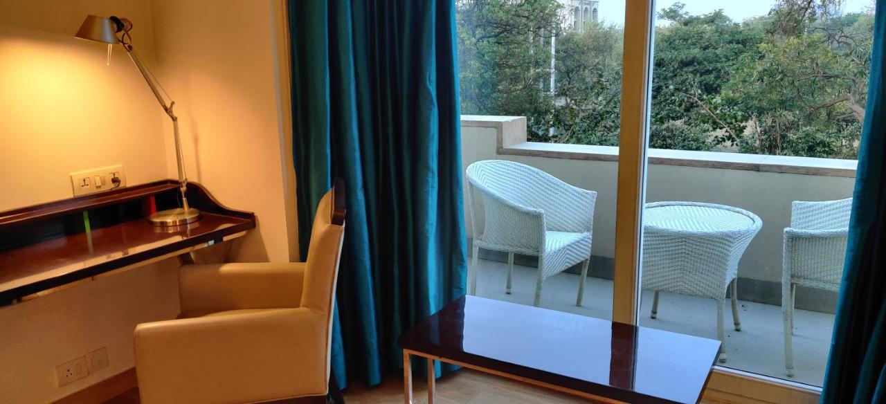 Golden Tulip Centre Gurgaon