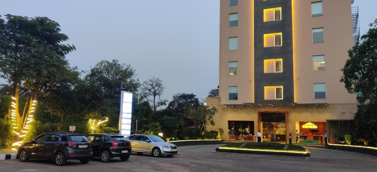 Golden Tulip Centre 4* Gurgaon