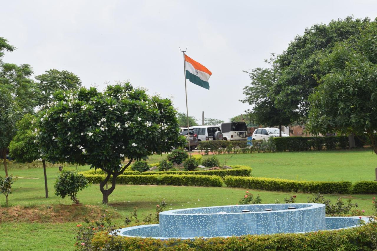 Farm stay Aravali Hill View Estate