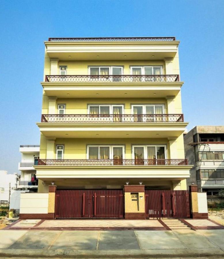 Bluo Studio1 Golf Course Road, Gym, Balcony Garden * Gurgaon
