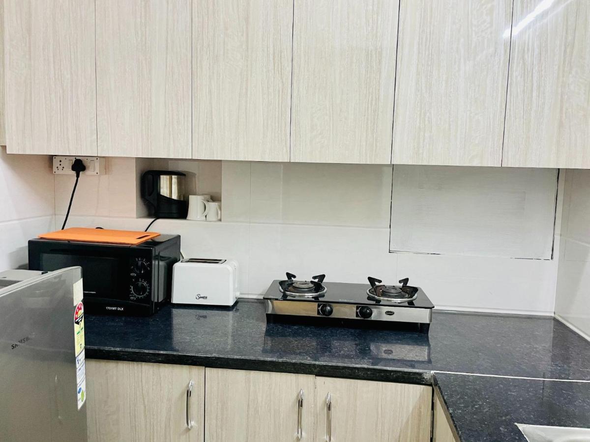 Bluo 1bhk - Dlf Golf Course Road , Balcony, Lift Apartment Gurgaon