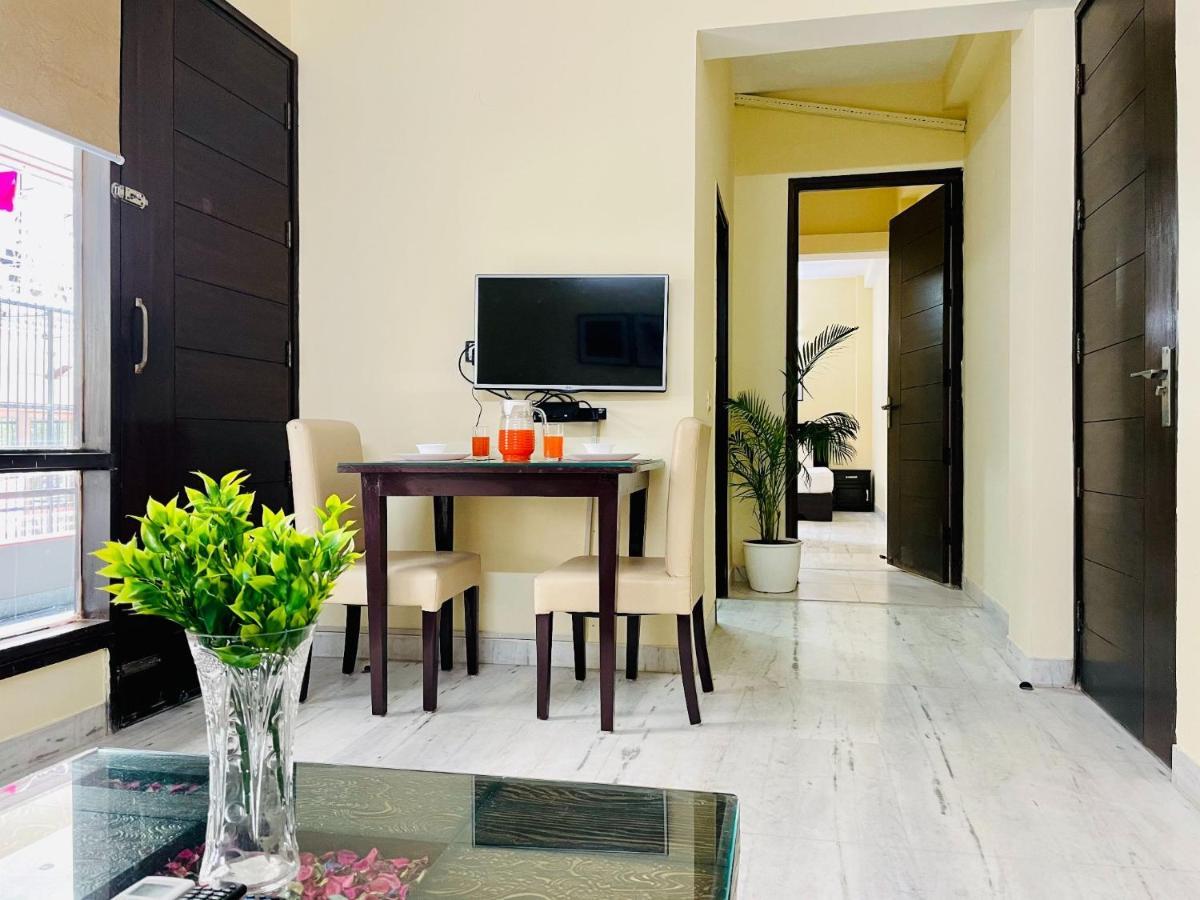 Bluo 1bhk - Dlf Golf Course Road , Balcony, Lift *
