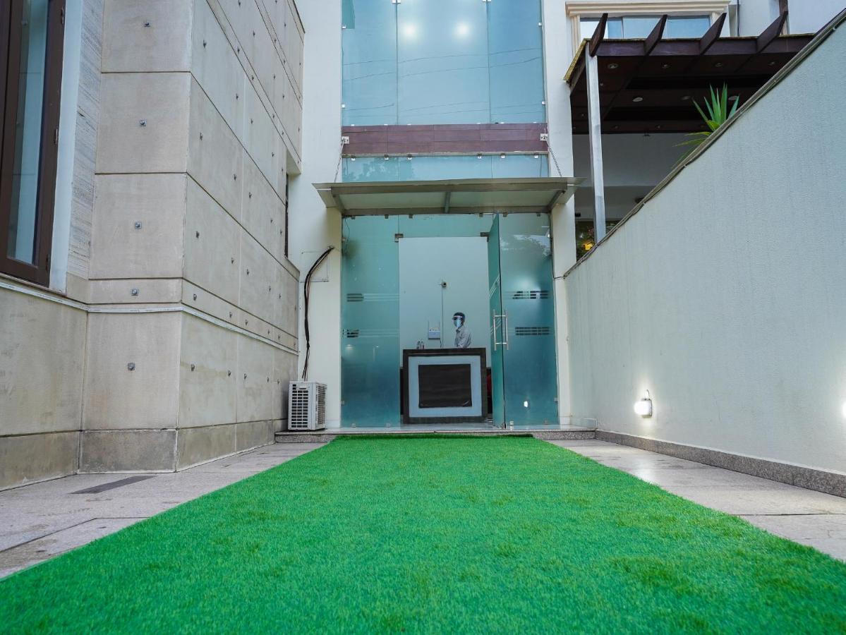 Hotel Lime Tree Sushant Lok Sector 29 Next To Iffco Chowk Metro 3*