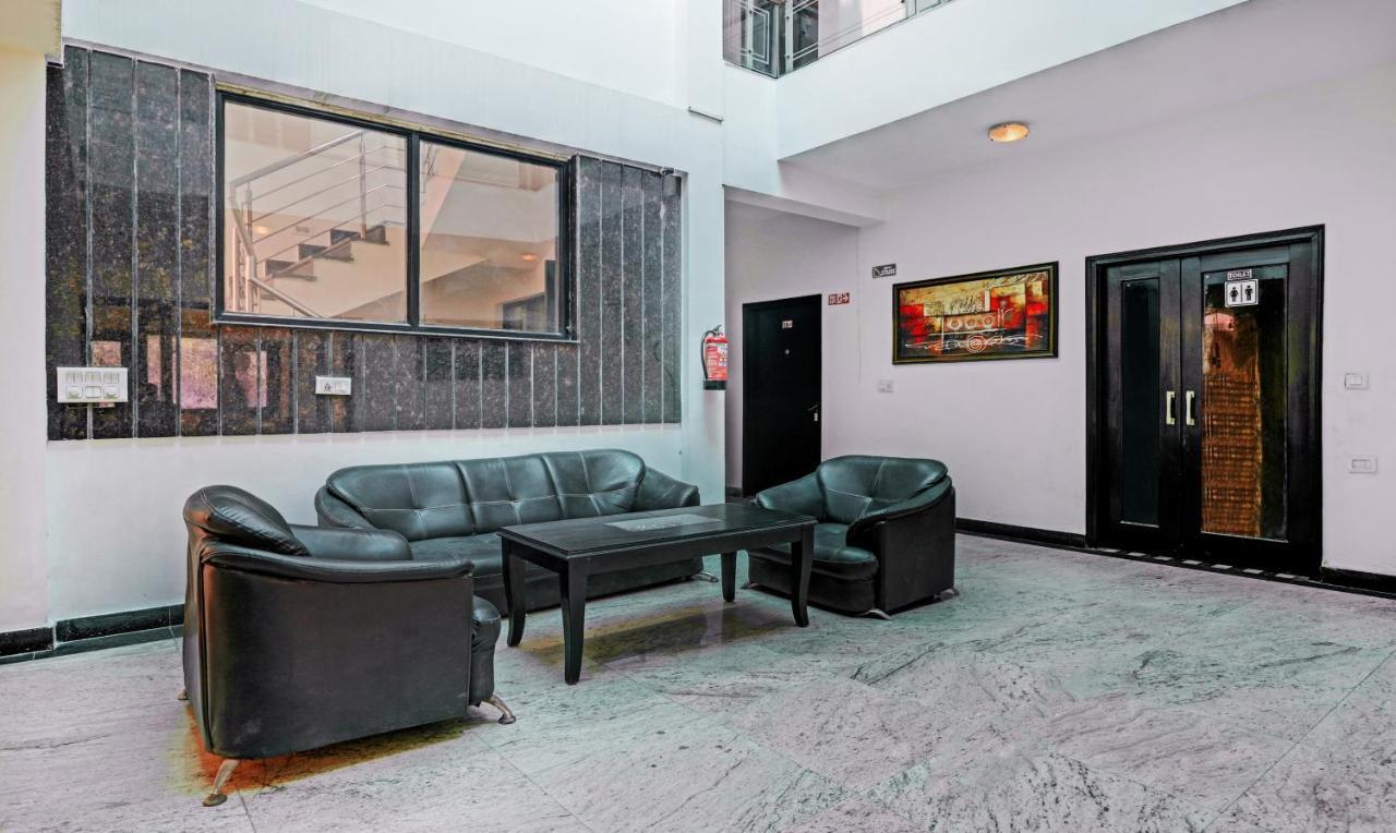 Itsy By Treebo - Aayu Residency Hotel