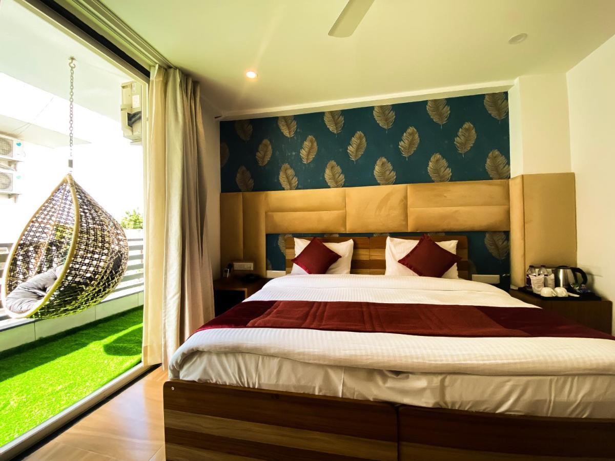 Hotel Sky Gurgaon