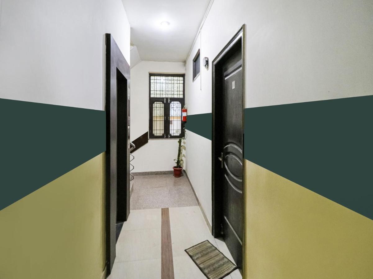 Capital O 9423 Devine 3* Gurgaon