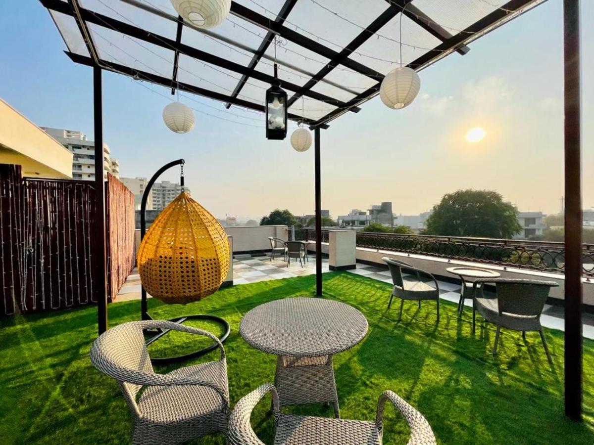 Bluo Studio1 Golf Course Road, Gym, Balcony Garden Apartment