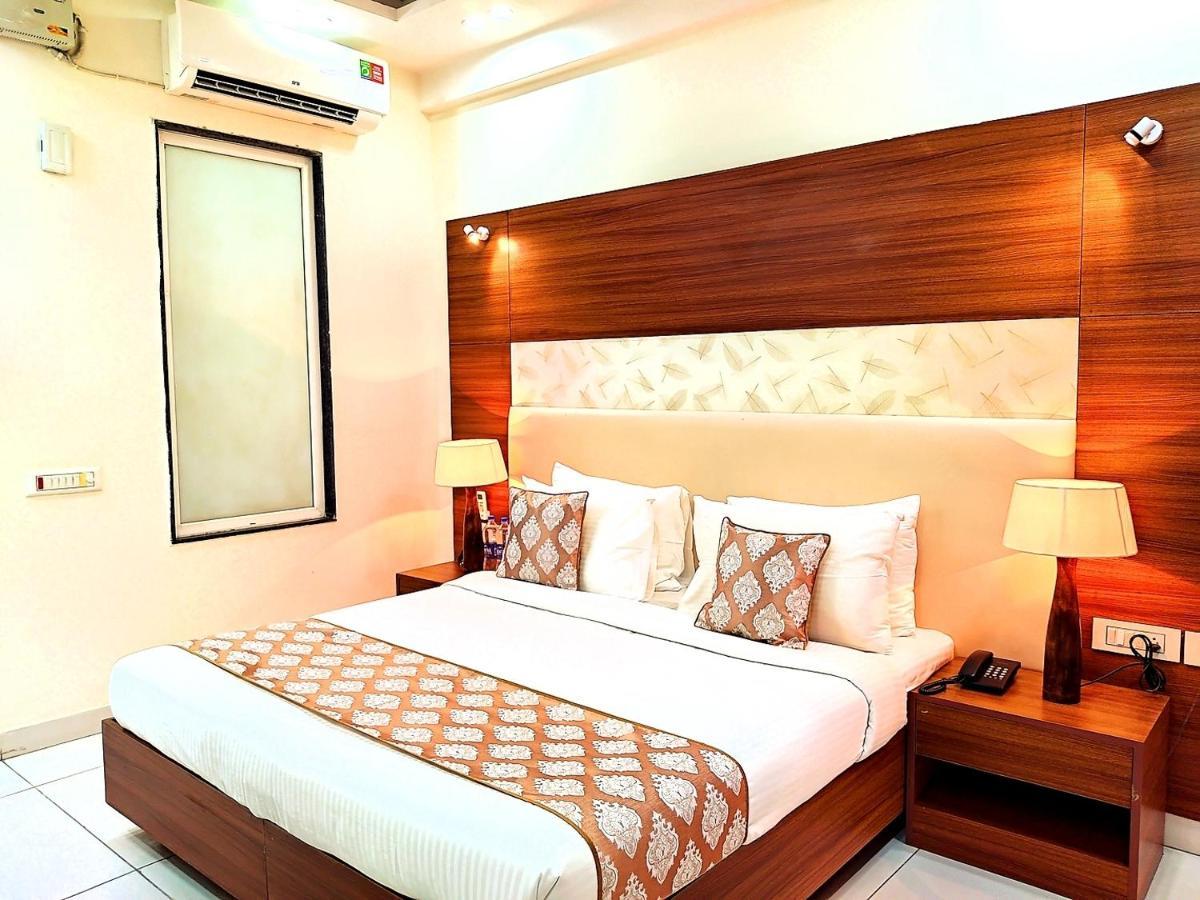 Hotel When In - Opposite To Artemis Hospital