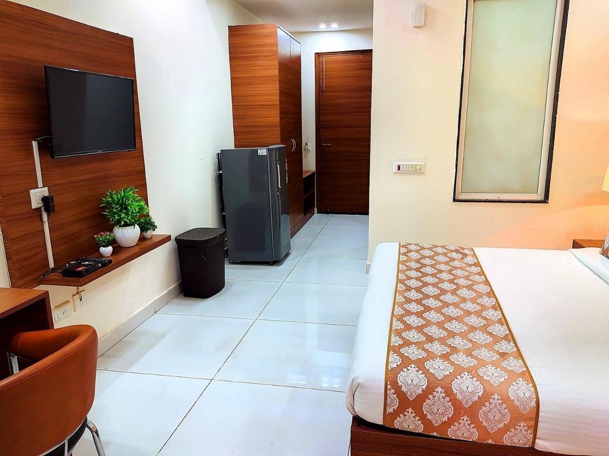 When In - Opposite To Artemis Hospital Gurgaon