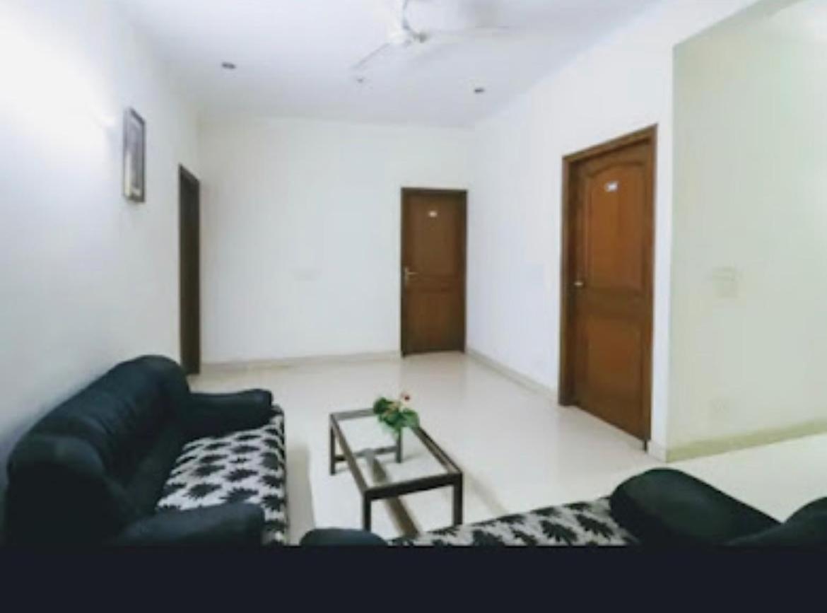 White House Residency, Gurugram Guest house *