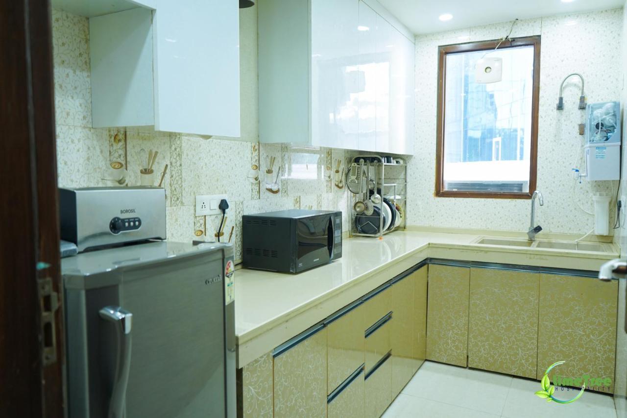 Hotel Lime Tree Near 32nd Avenue Sector 29