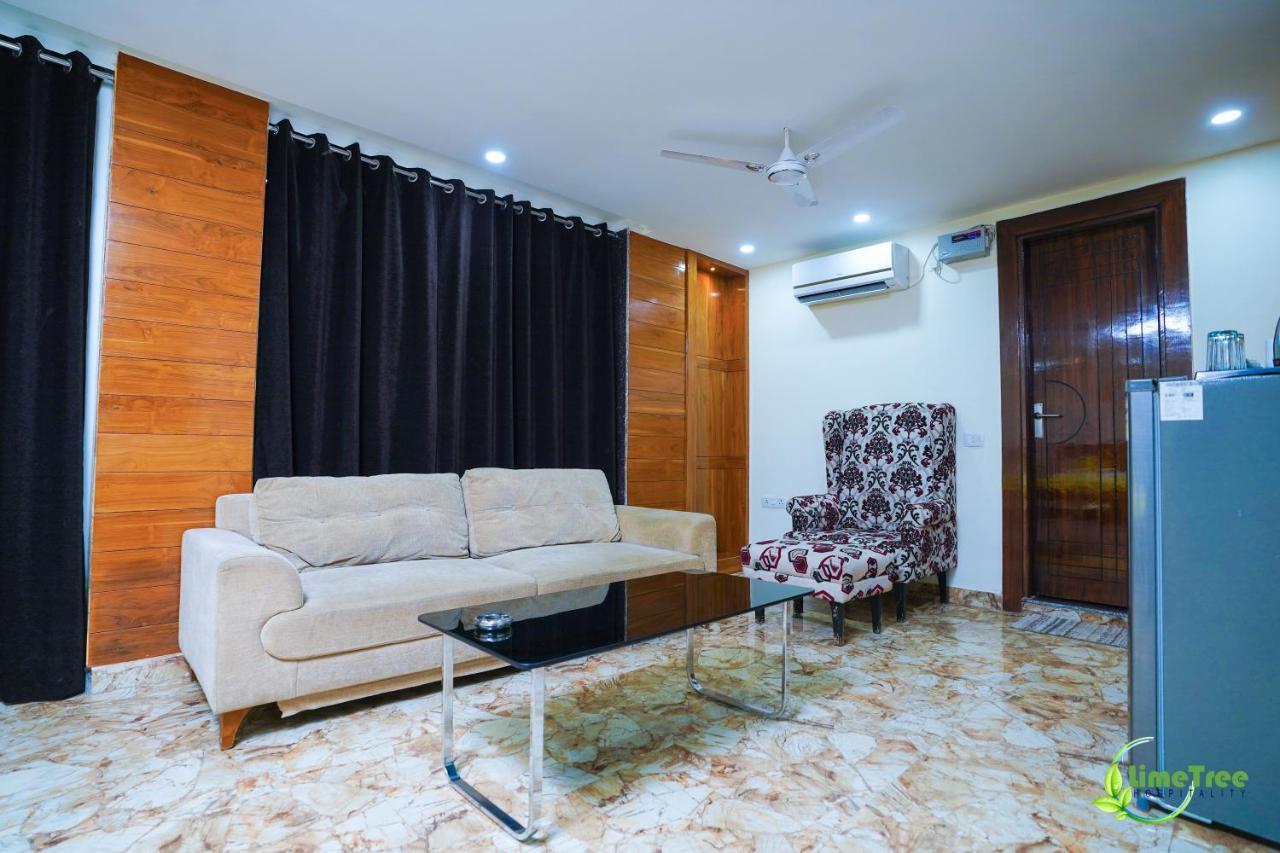 Hotel Lime Tree Near 32nd Avenue Sector 29