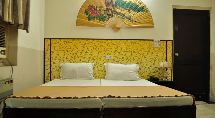 Oyo 303 The Blooms Bed & Breakfast
