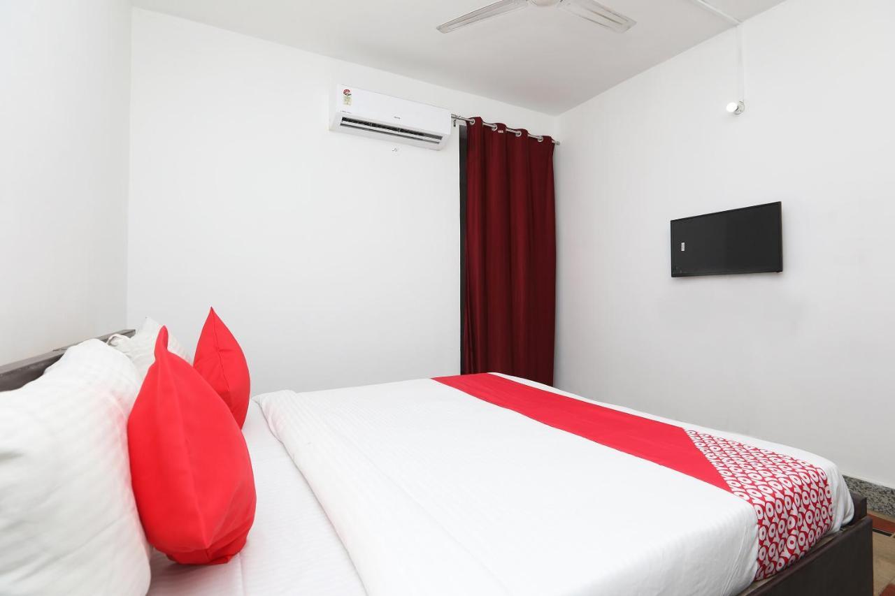 Oyo 36700 Moonlight Residency 3*