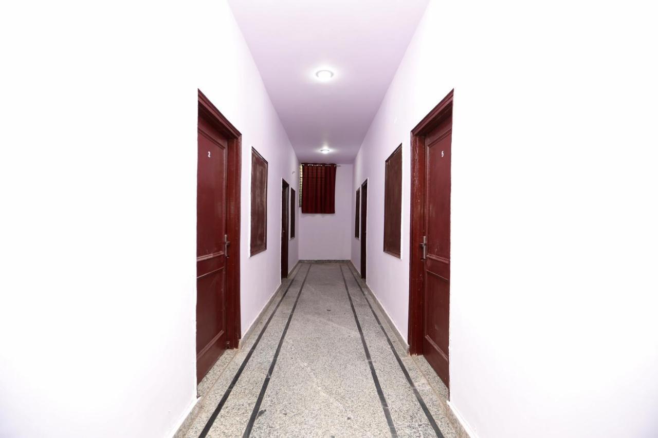 Oyo 36700 Moonlight Residency Hotel Gurgaon