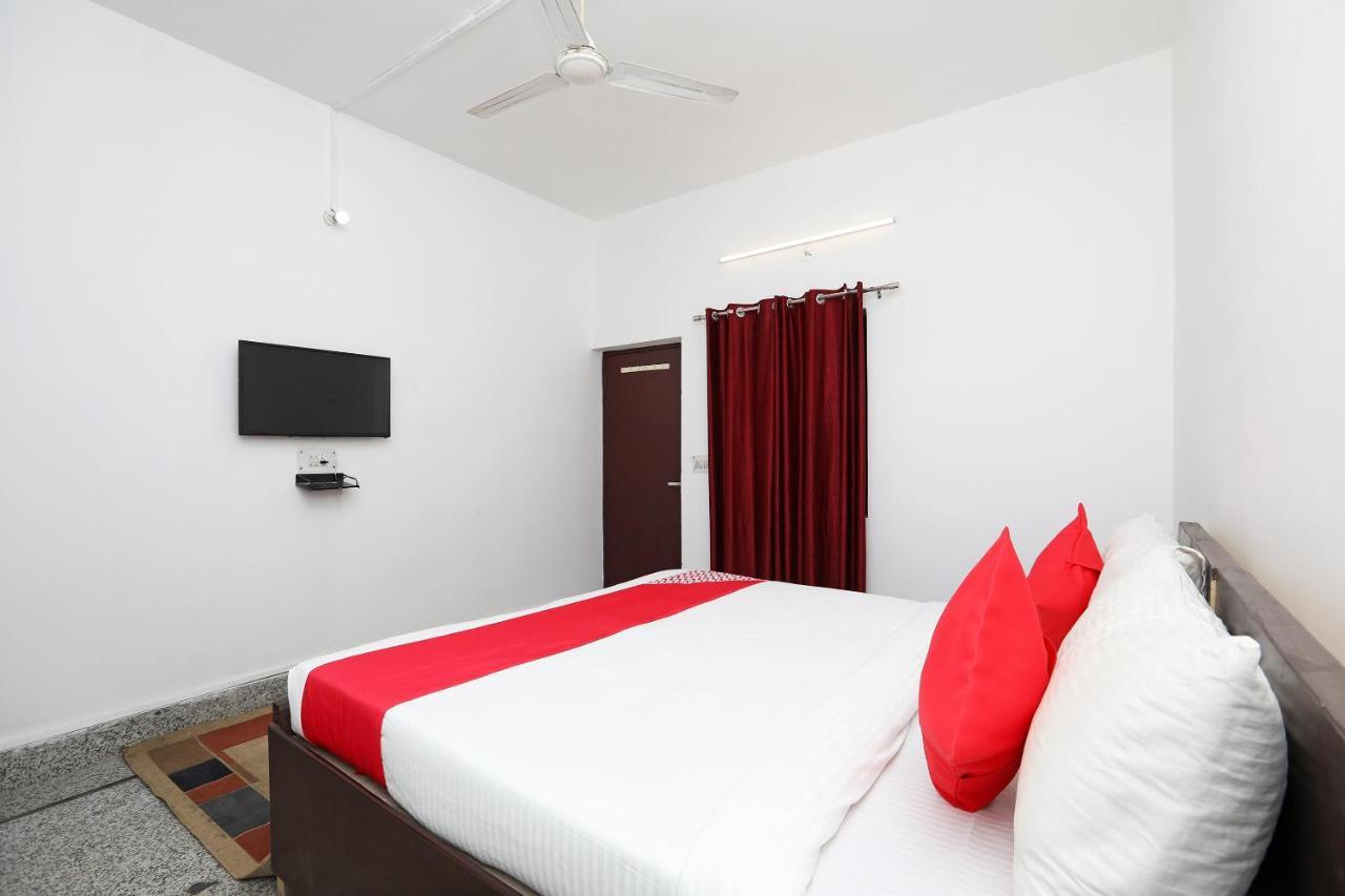 Oyo 36700 Moonlight Residency Hotel Gurgaon