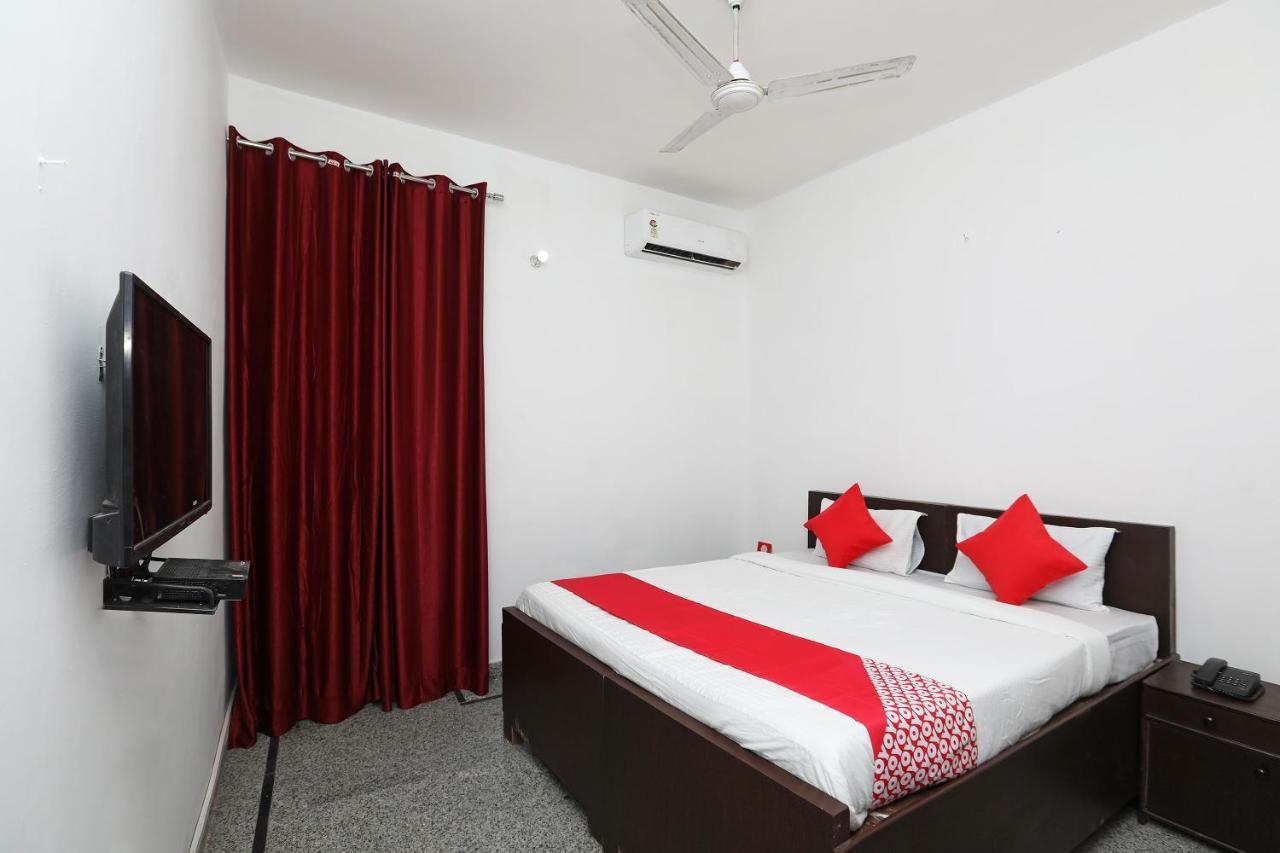 Oyo 36700 Moonlight Residency
