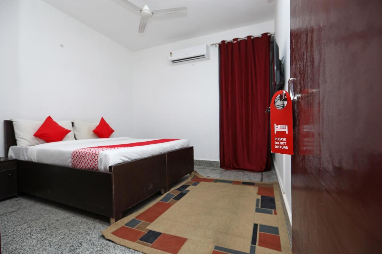 Oyo 36700 Moonlight Residency