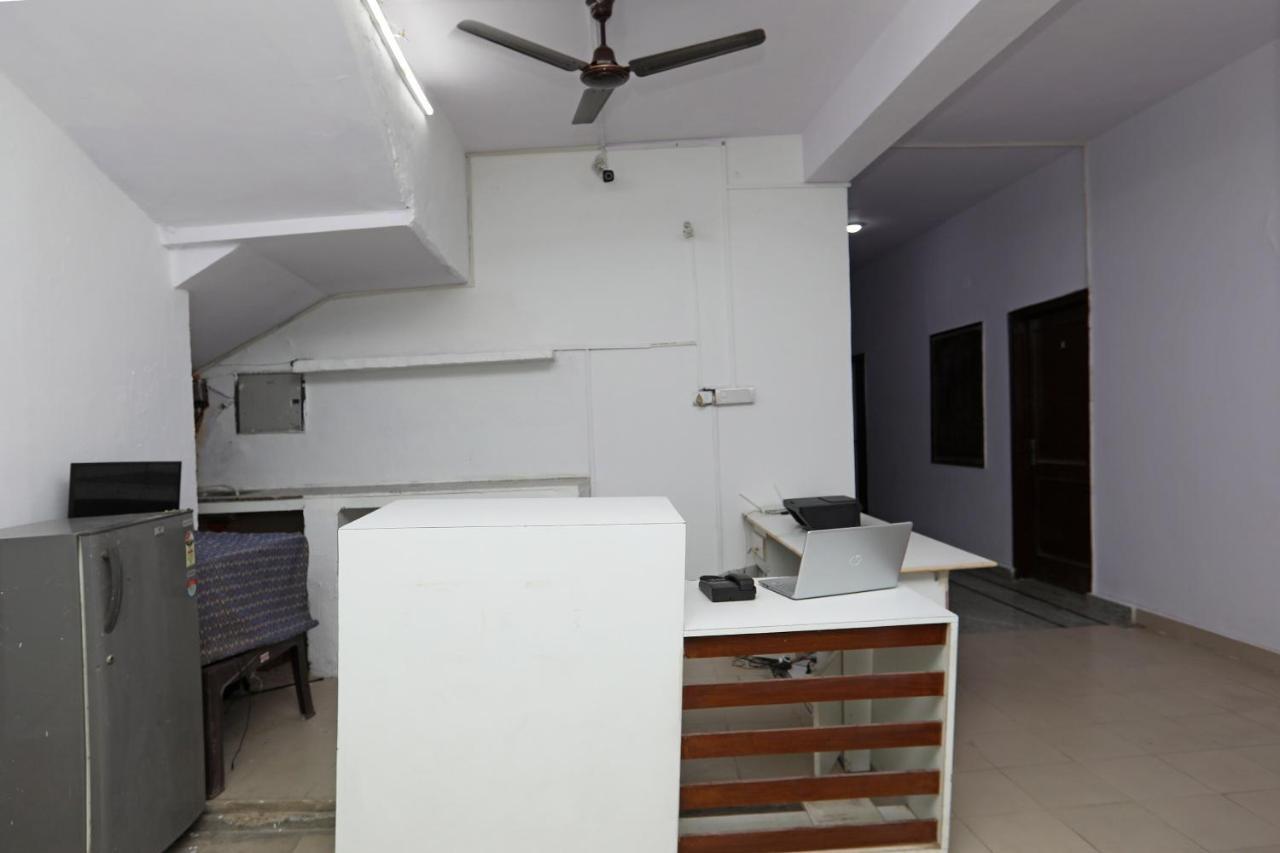 Oyo 36700 Moonlight Residency