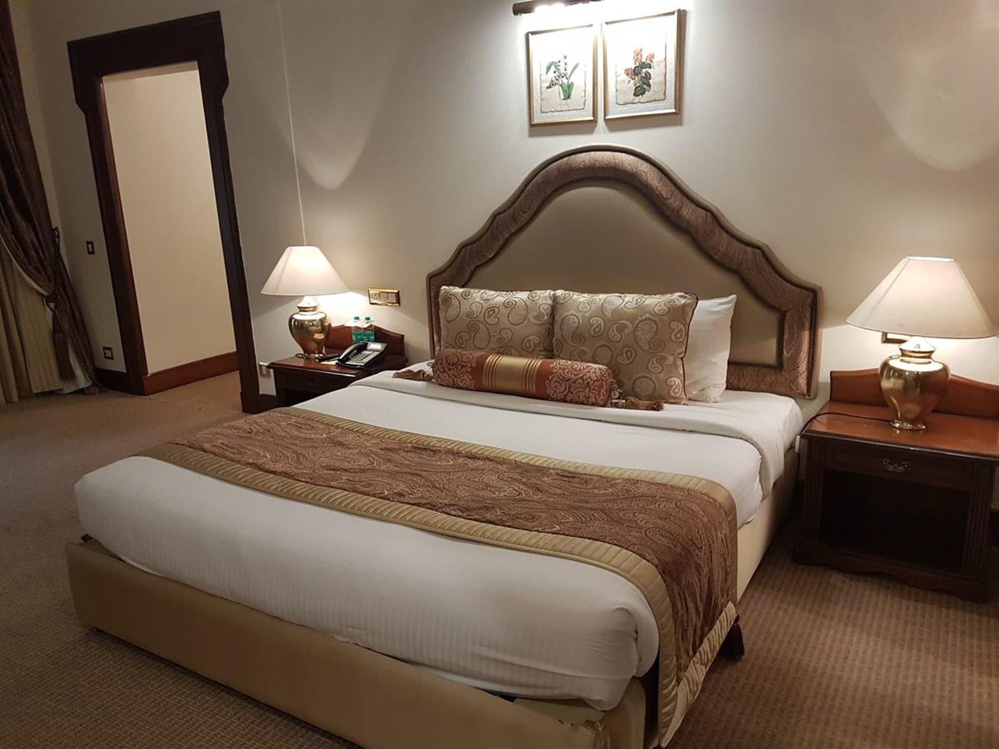 Resort The Palms Town & Country Club - Gurgaon